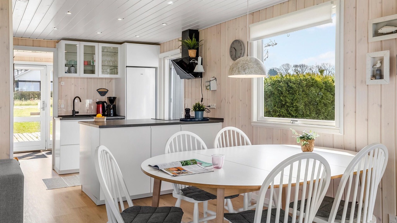 Photo of Others in Vang