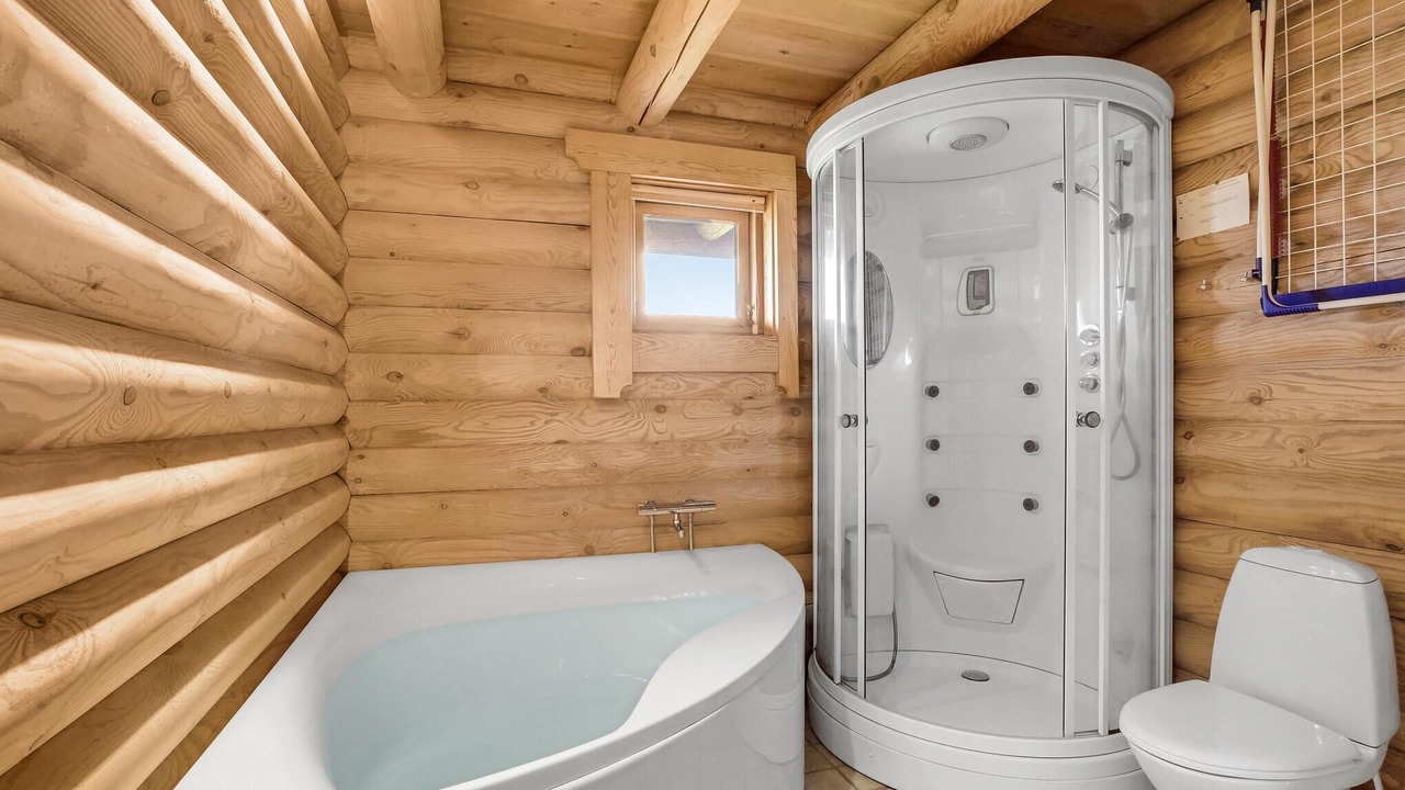 Photo of Bathroom in Fur