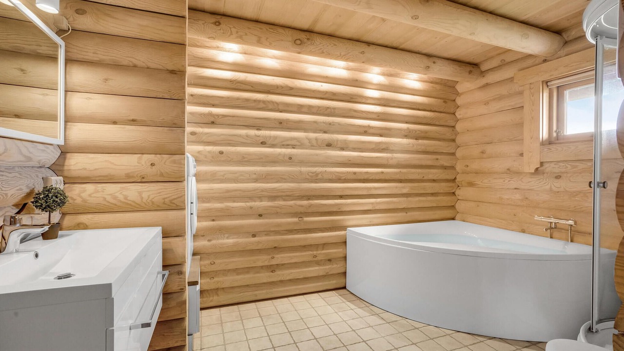 Photo of Bathroom in Fur