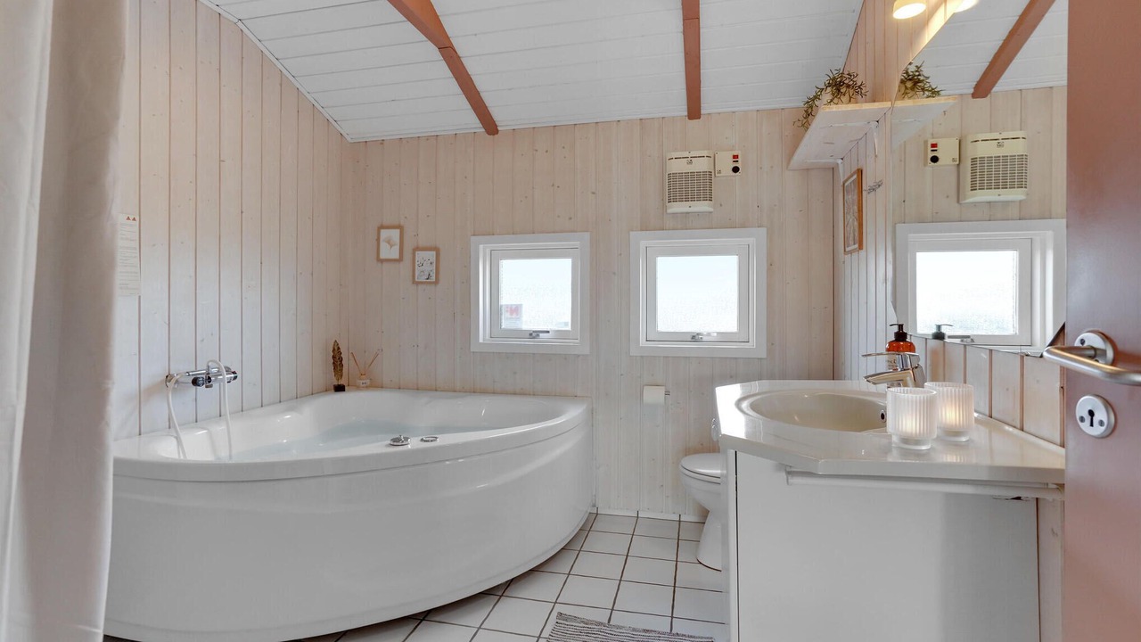 Photo of Bathroom in Hejlsminde Strand