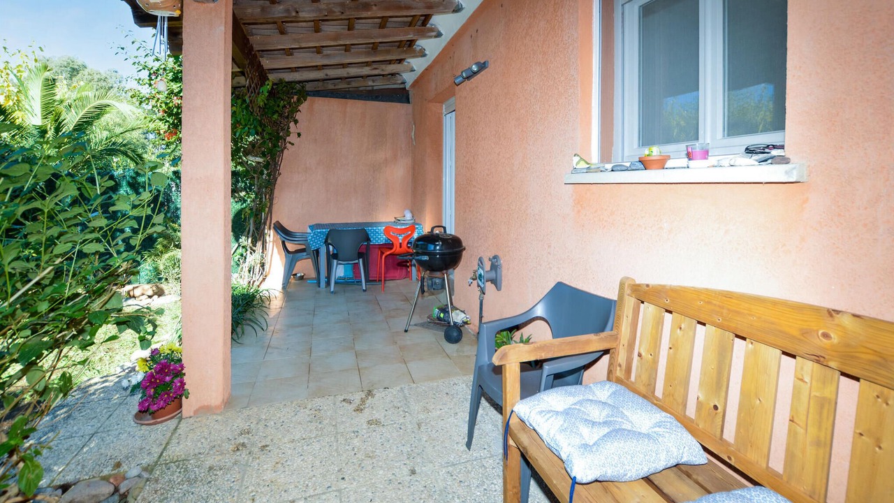 Photo of Others in Prunete
