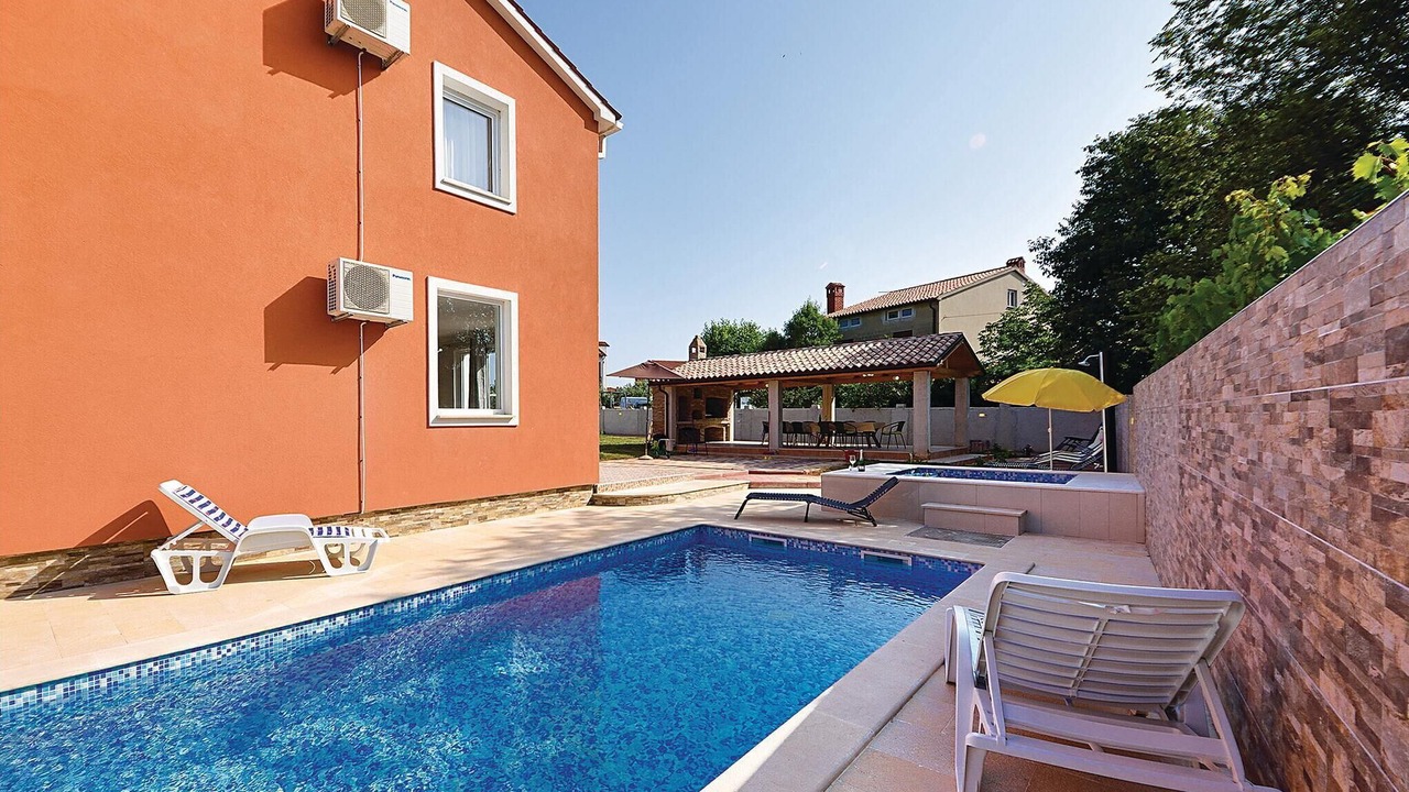 Photo of Outdoor in Valbandon