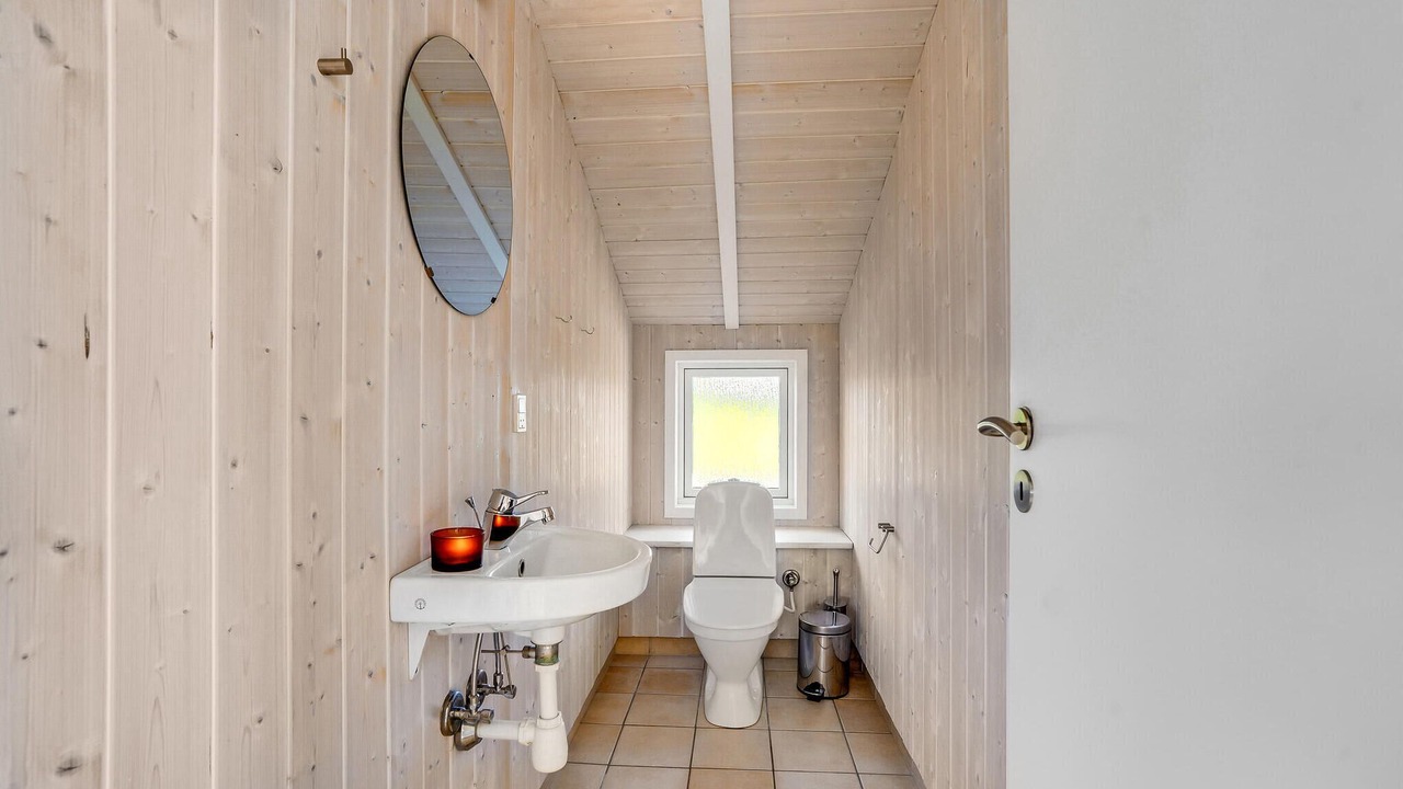 Photo of Bathroom in Flovt Strand