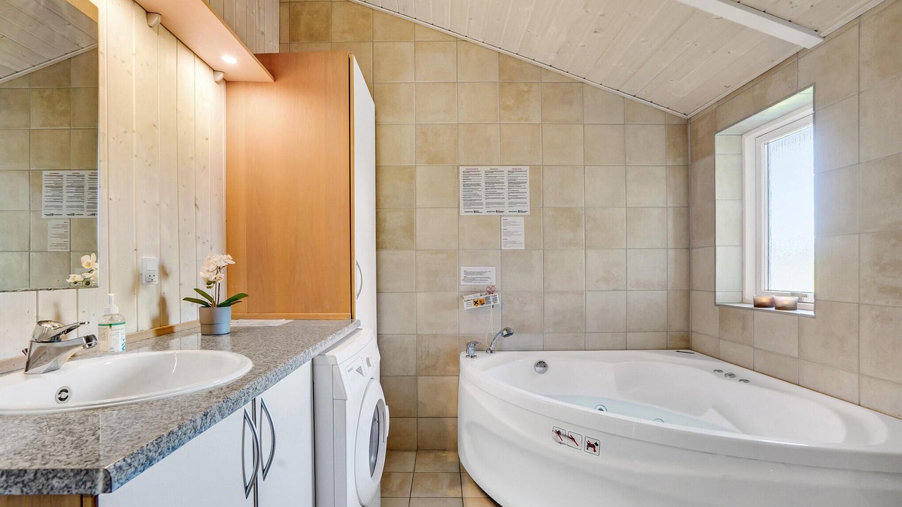 Photo of Bathroom in Flovt Strand