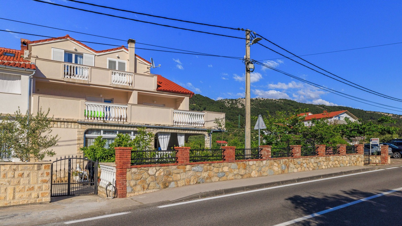 Photo of Outdoor in Mundanije