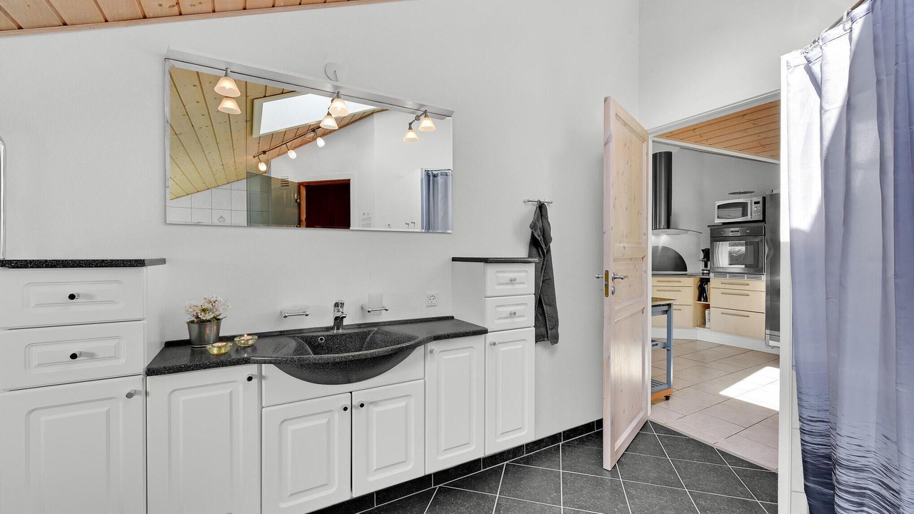 Photo of Bathroom in Skaven Strand