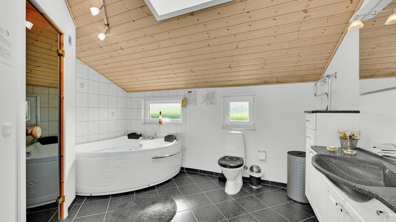 Photo of Bathroom in Skaven Strand