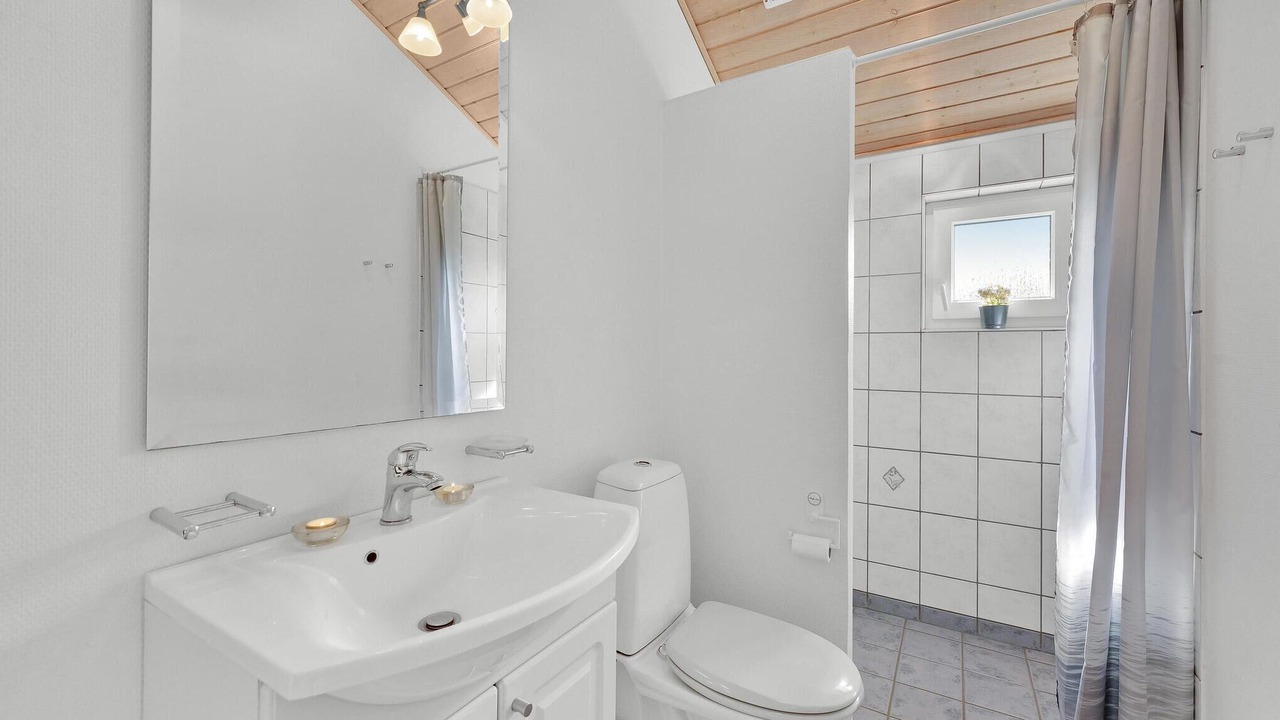 Photo of Bathroom in Skaven Strand