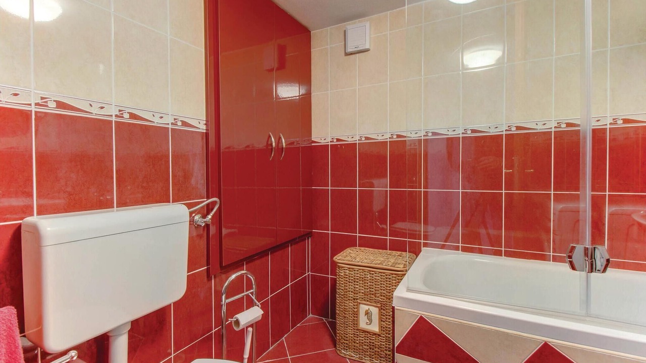 Photo of Bathroom in Cres