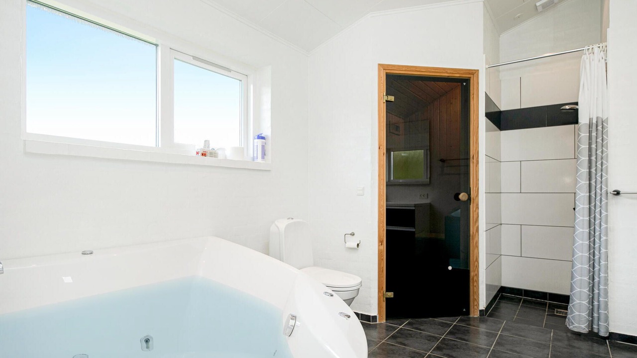 Photo of Bathroom in Nr. Lyngby Strand