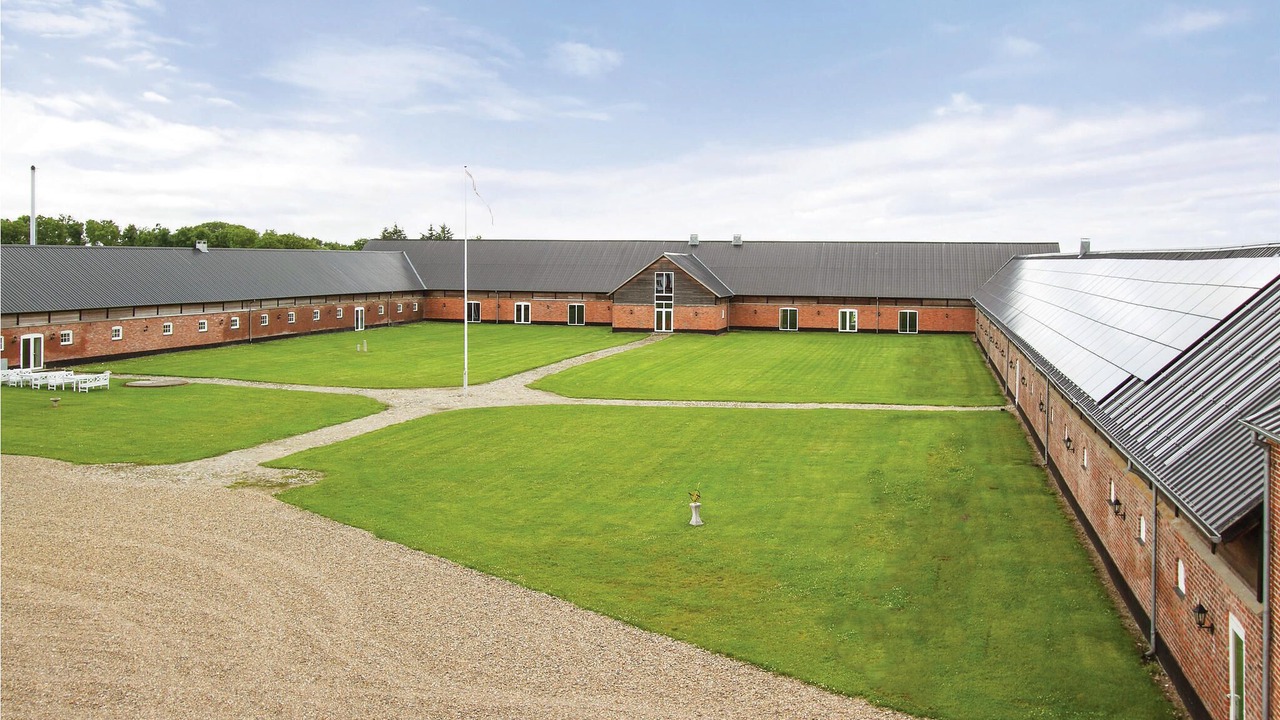 Photo of Others in Tarm