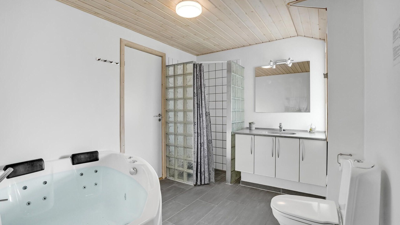 Photo of Bathroom in Tversted