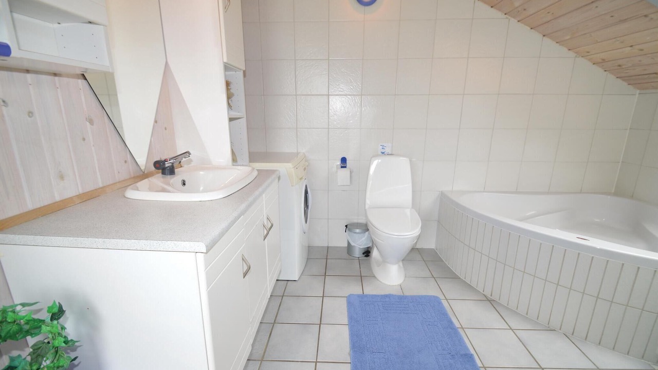 Photo of Bathroom in Karrebksminde