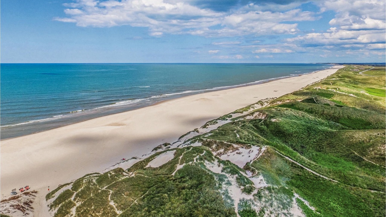 Photo of Others in Houvig Strand