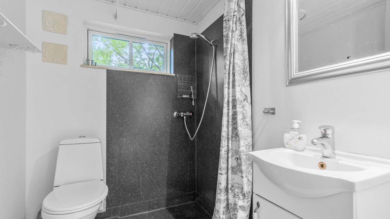 Photo of Bathroom in Femmøller