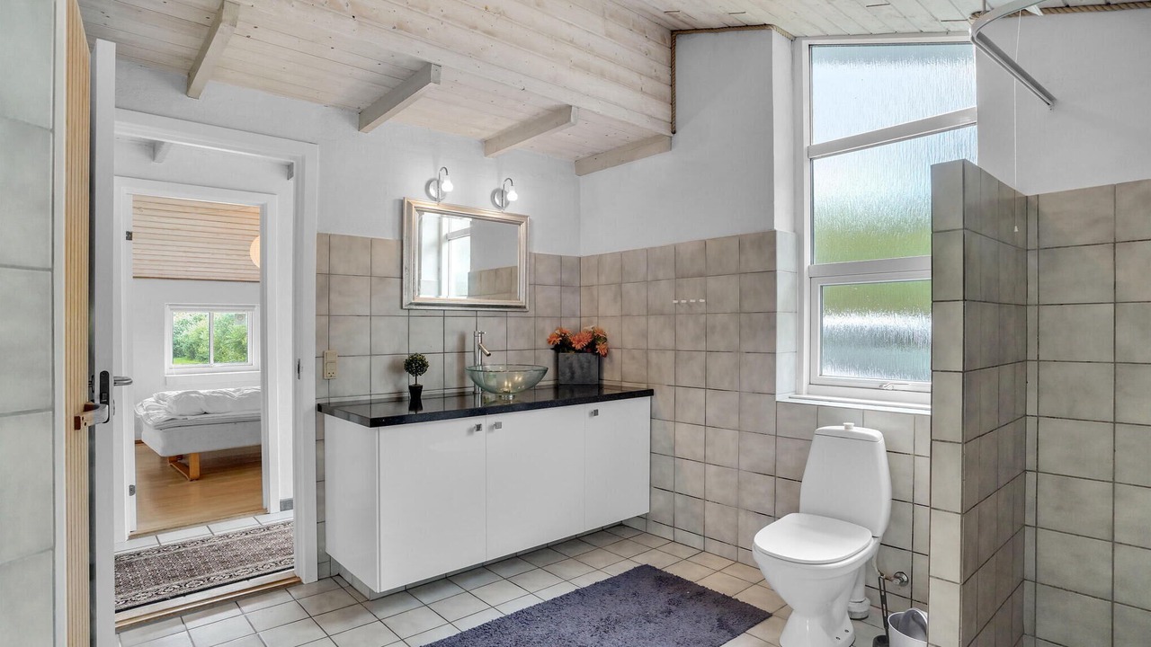 Photo of Bathroom in Vestervig