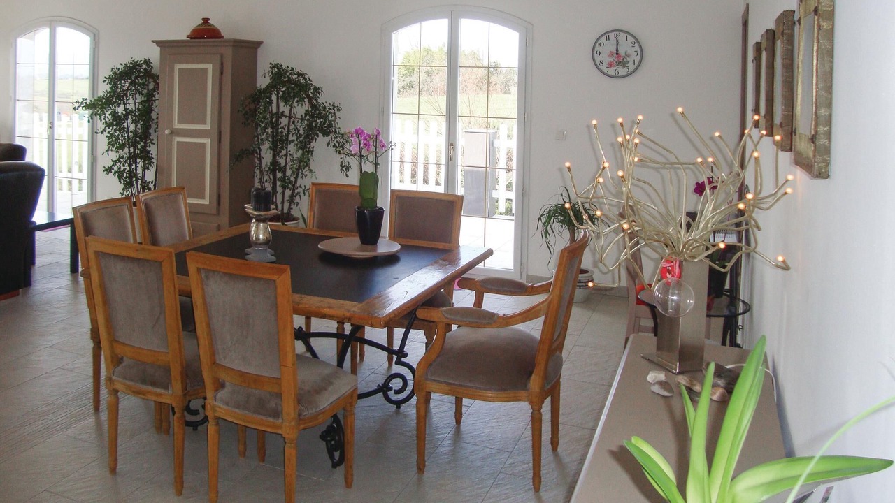 Photo of Bedroom in Arnaud-Guilhem