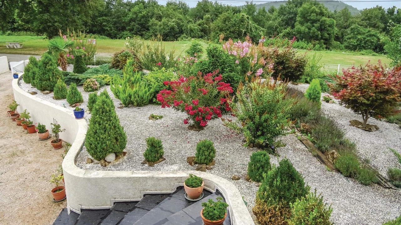 Photo of Others in Arnaud-Guilhem