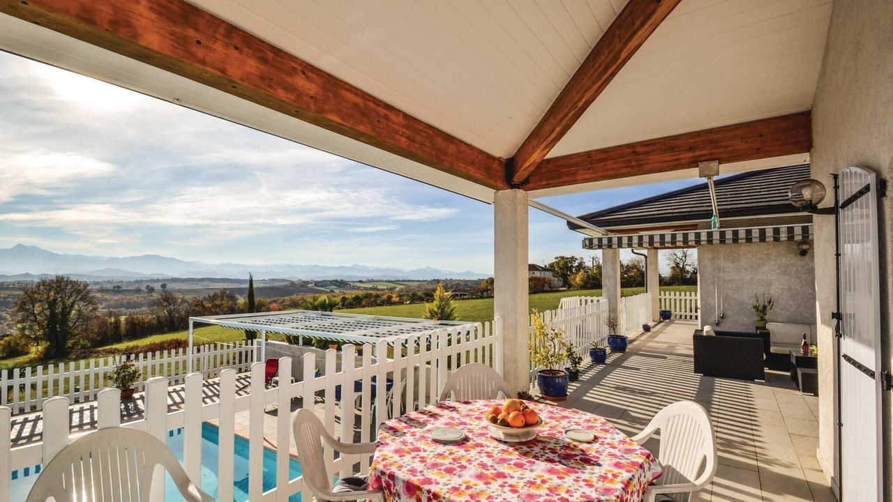 Photo of Others in Arnaud-Guilhem