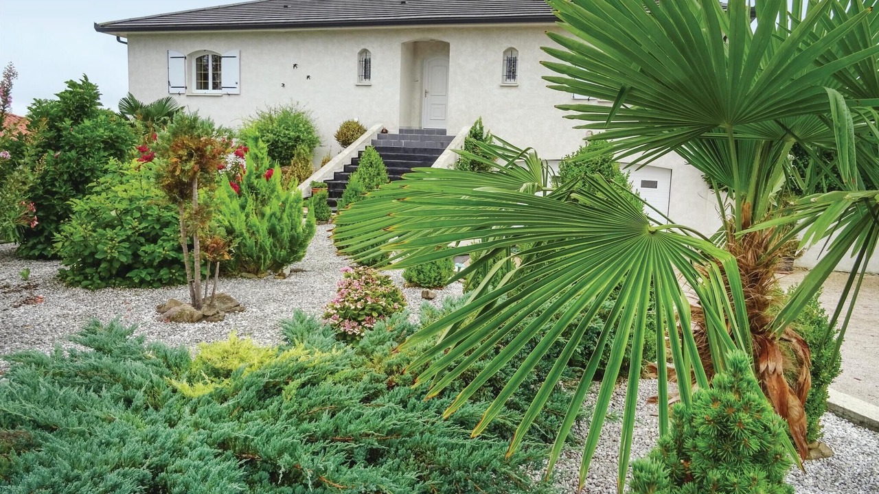 Photo of Others in Arnaud-Guilhem