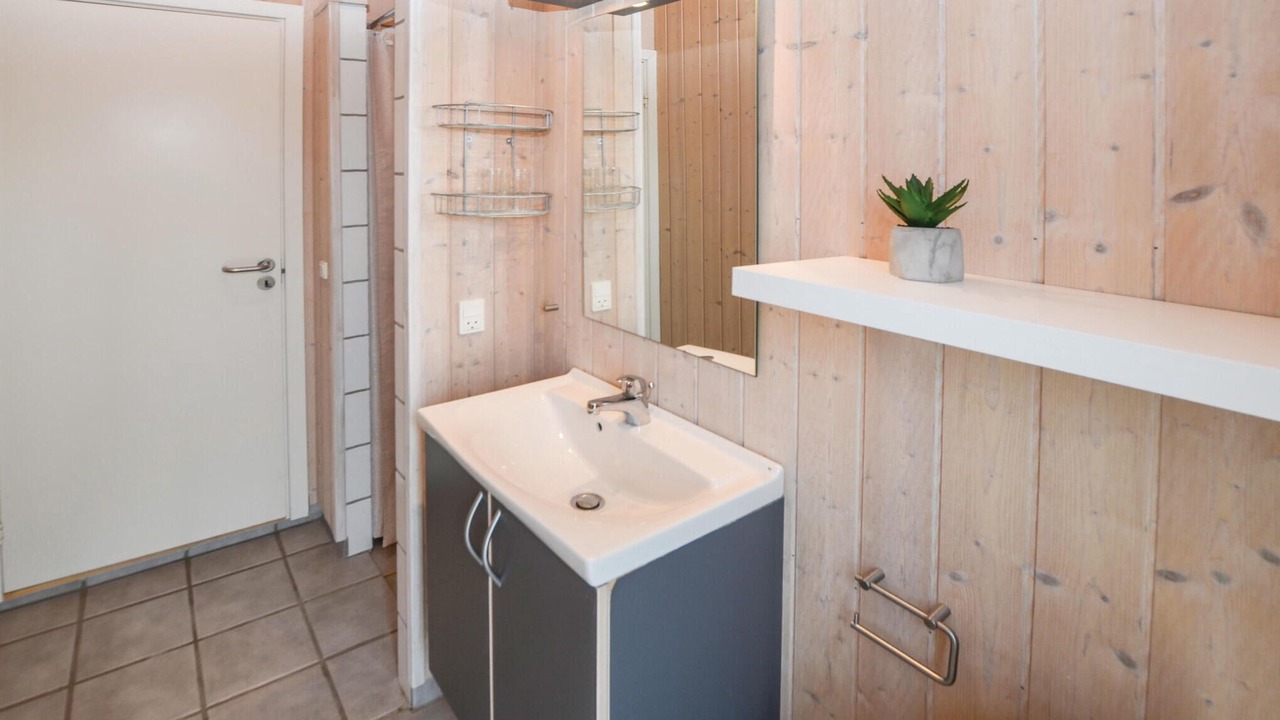 Photo of Bathroom in Mommark Strand