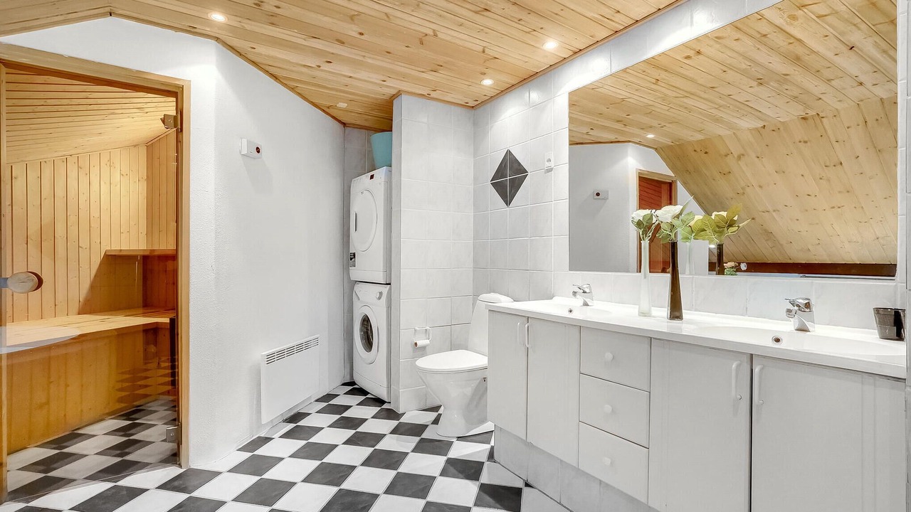 Photo of Bathroom in Jegum