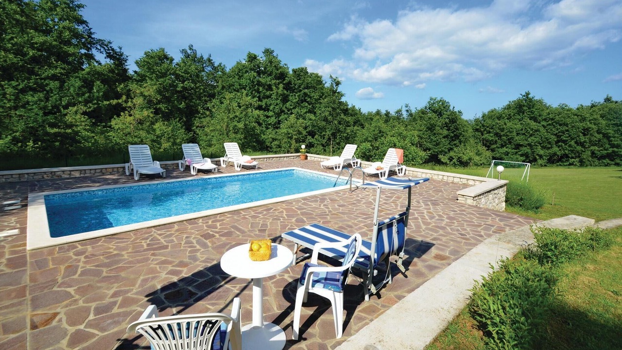 Photo of Outdoor in Pican