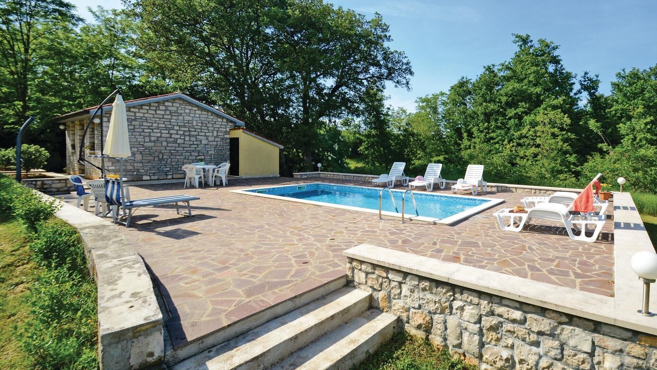 Photo of Outdoor in Pican