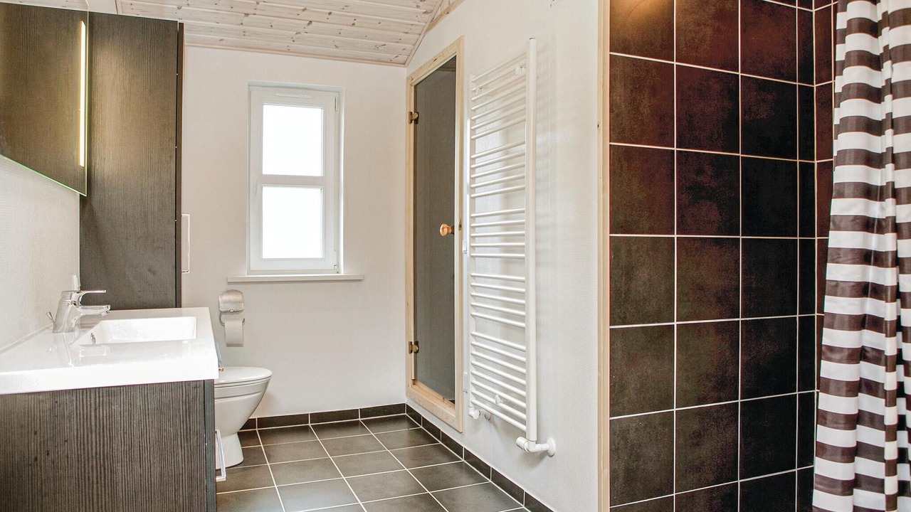 Photo of Bathroom in Lokken
