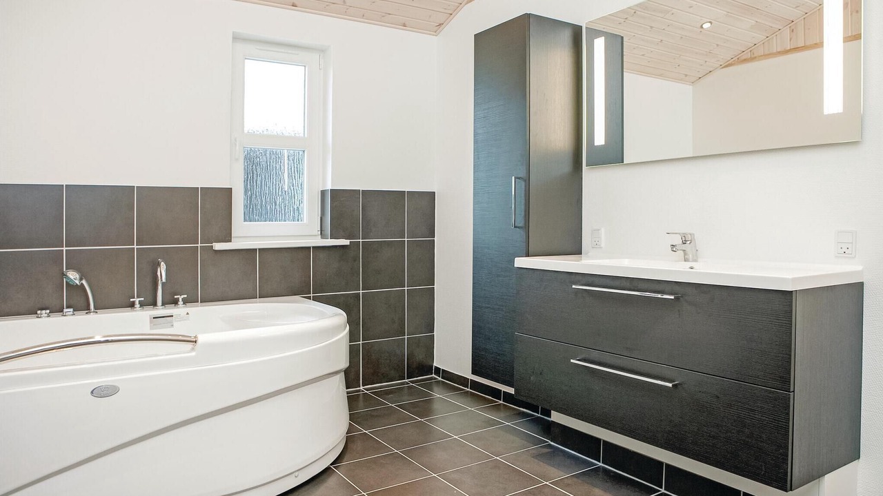 Photo of Bathroom in Lokken