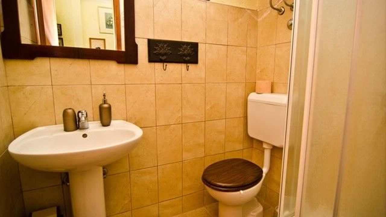 Photo of Bathroom in Blace