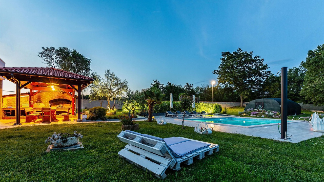 Photo of Outdoor in Loborika