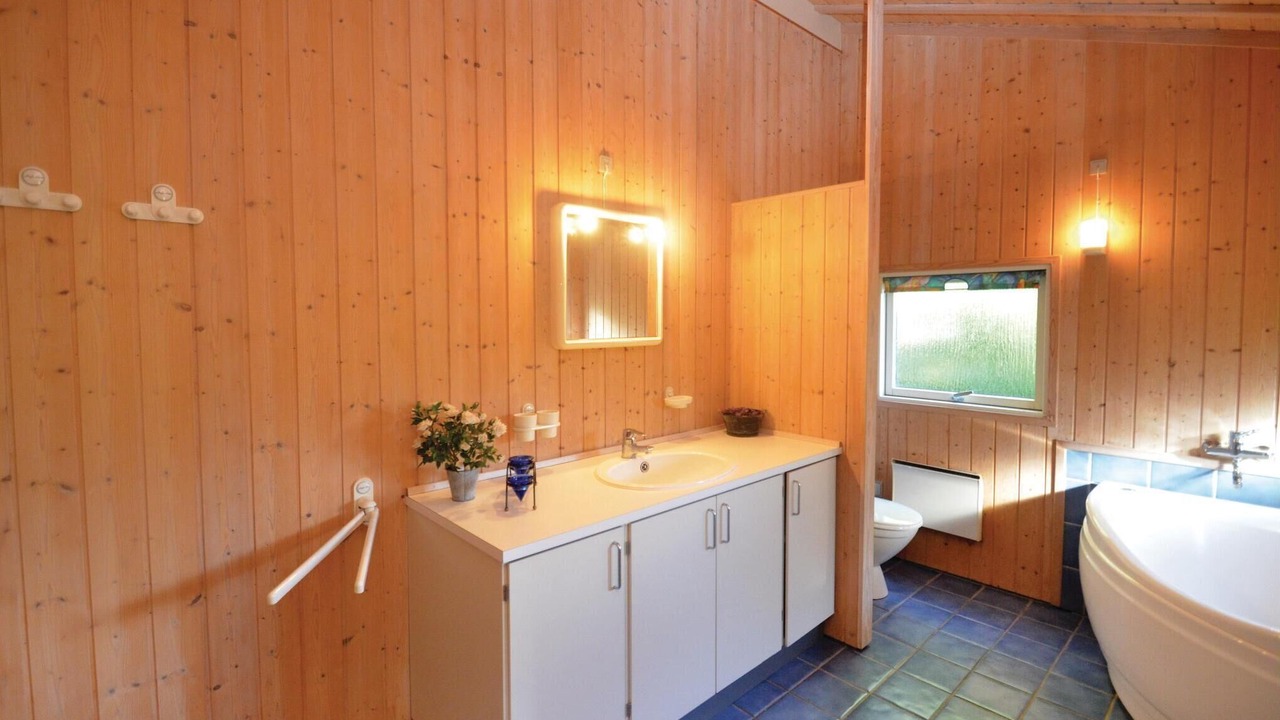Photo of Bathroom in Bøtø By
