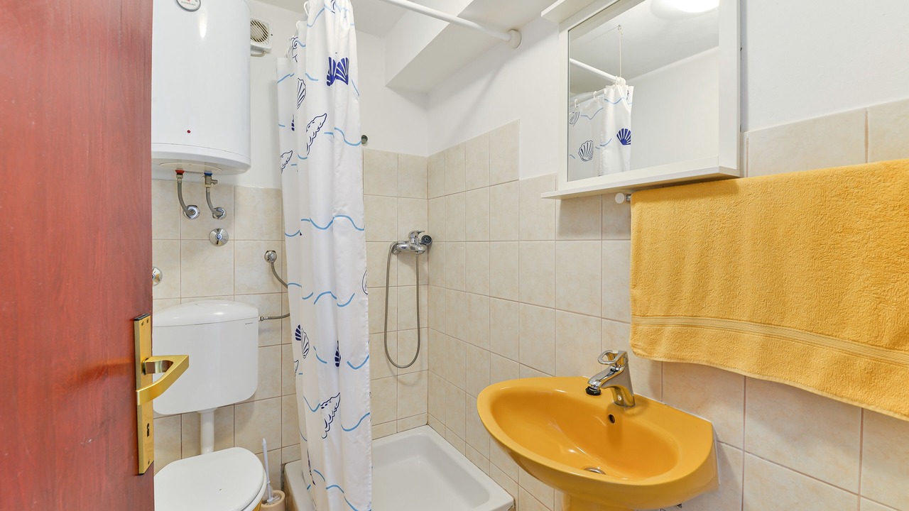 Photo of Bathroom in Tkon