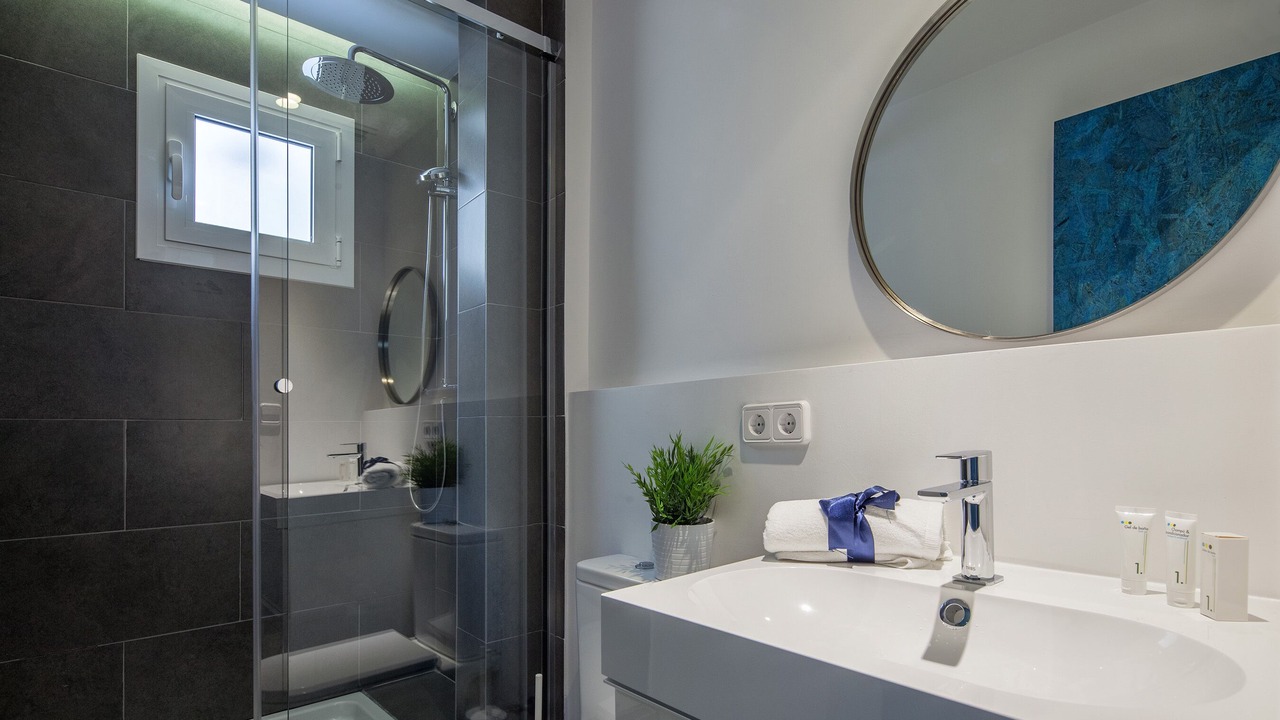 Photo of Bathroom in El Camp de l'Arpa del Clot