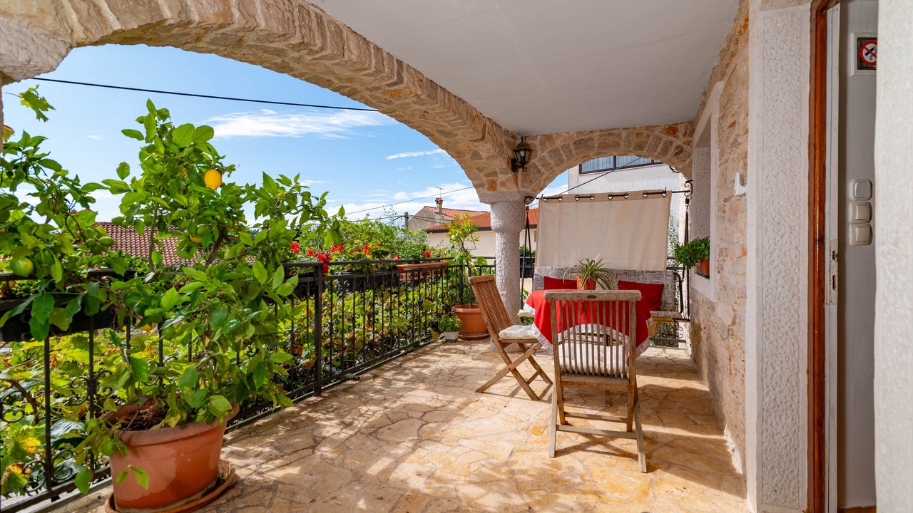 Photo of Outdoor in Basanija