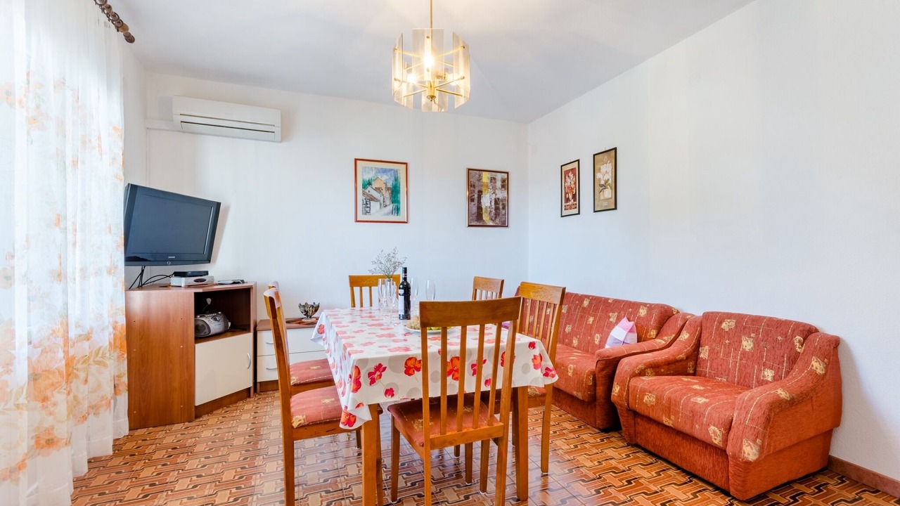 Photo of Livingroom in Mirce