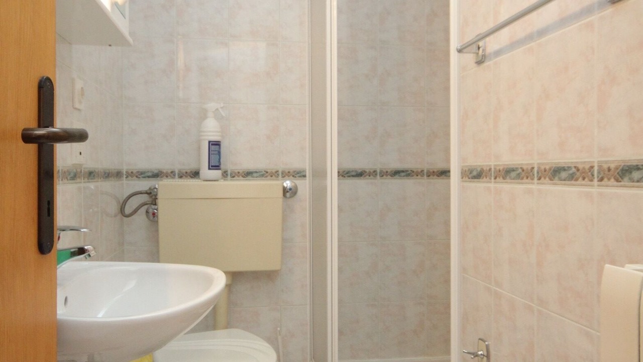 Photo of Bathroom in Preko