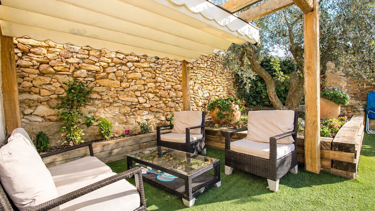 Photo of Patio Balcony in La Bisbal del Penedes