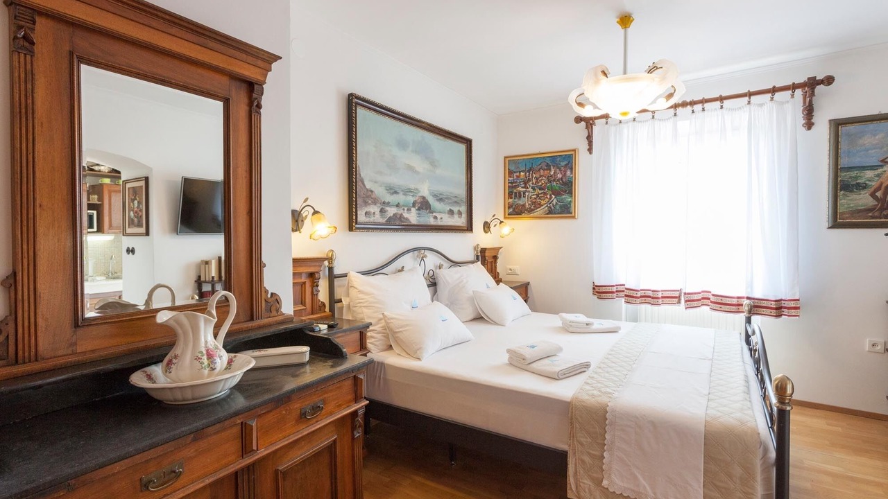 Photo of Bedroom in Makarska Old Town