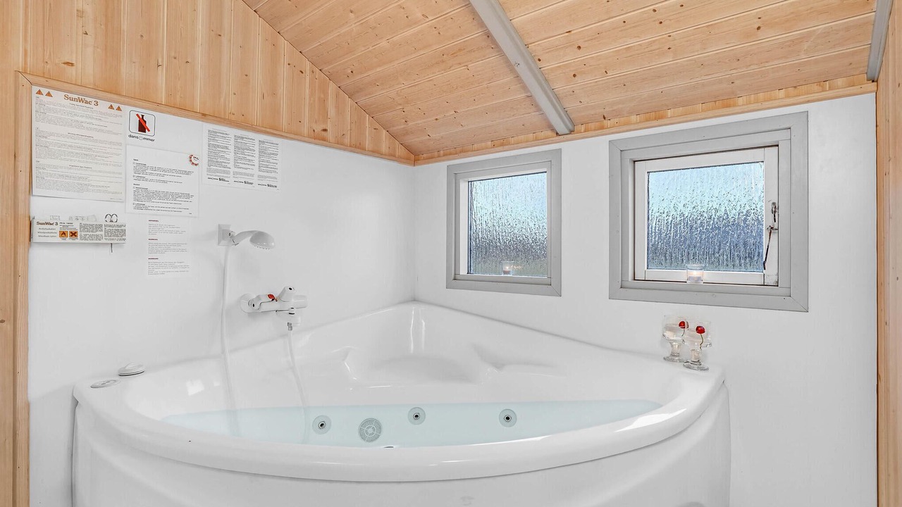 Photo of Bathroom in Houvig