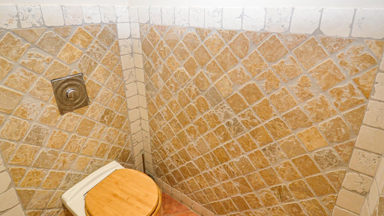 Photo of Bathroom in Chateauneuf-de-Gadagne