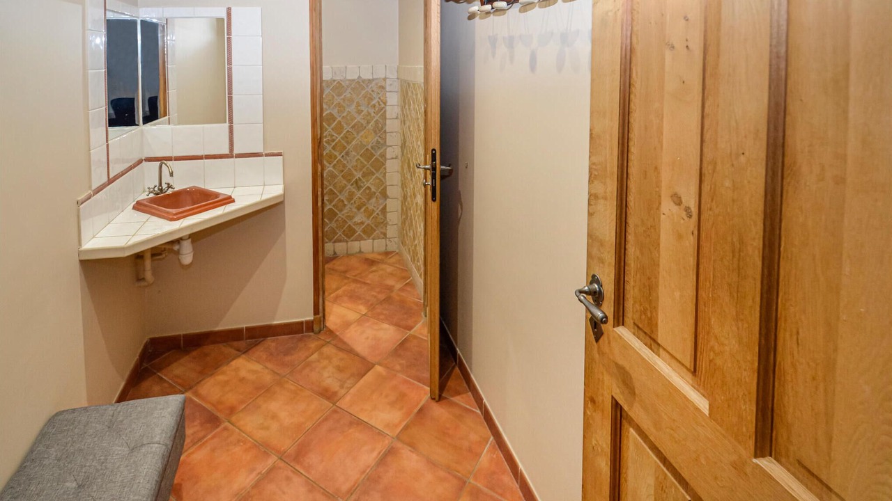 Photo of Bathroom in Chateauneuf-de-Gadagne