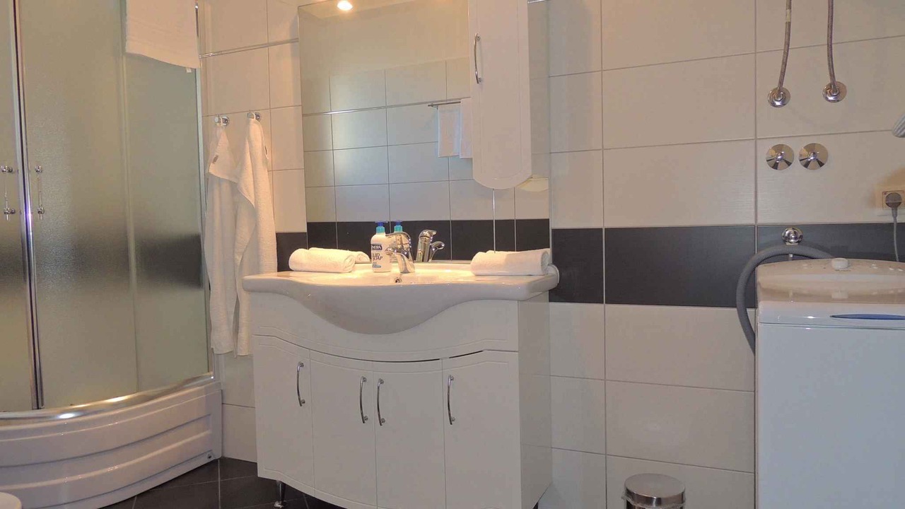 Photo of Bathroom in Gabonjin