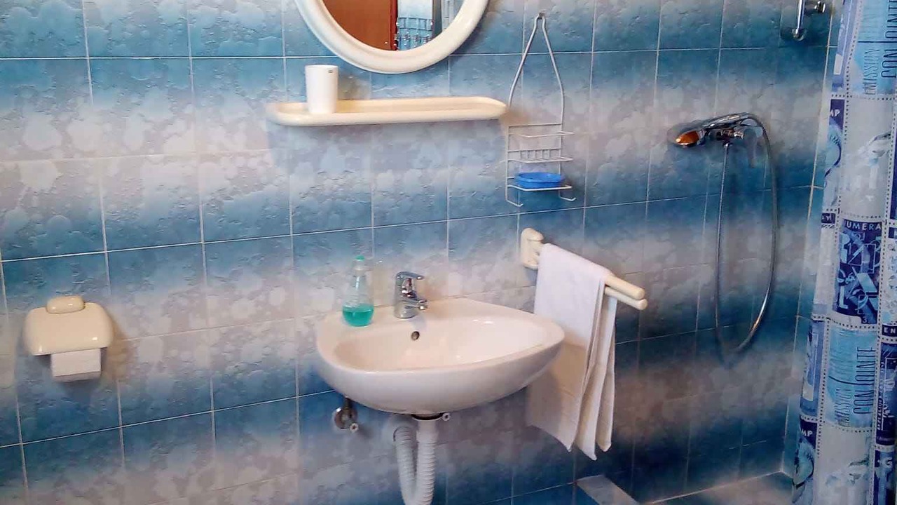 Photo of Bathroom in Tkon