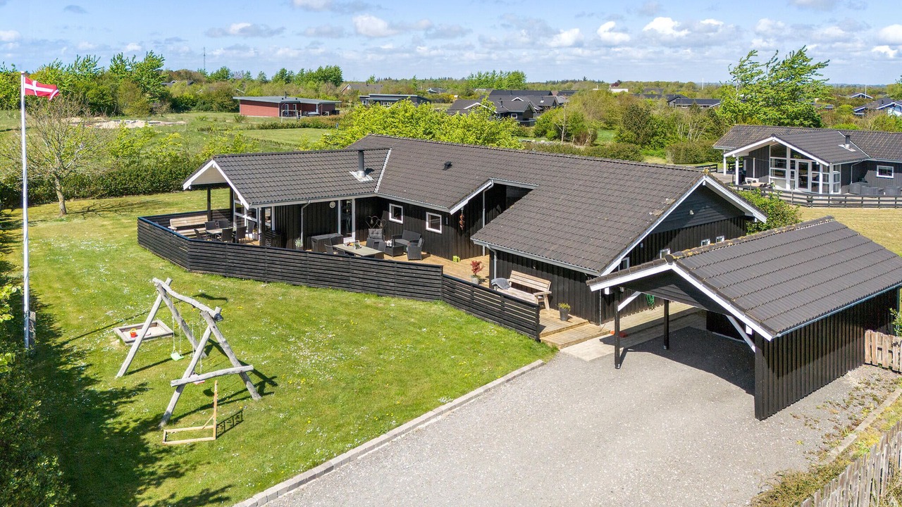 Photo of Others in Skaven Strand