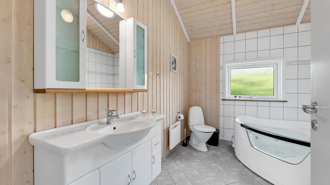 Photo of Bathroom in Skaven Strand