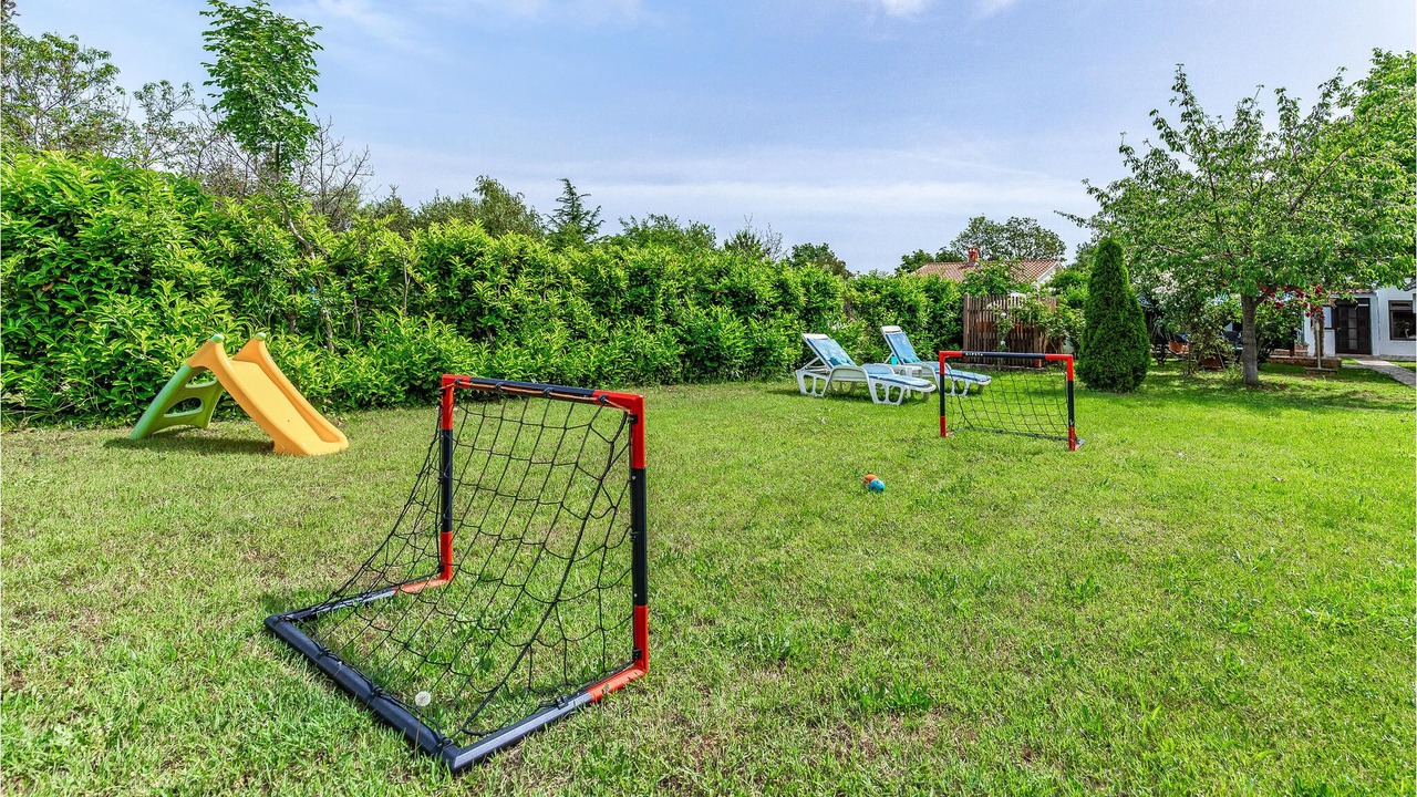 Photo of Outdoor in Sisan