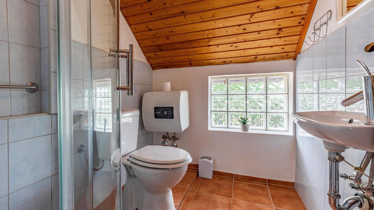 Photo of Bathroom in Sisan
