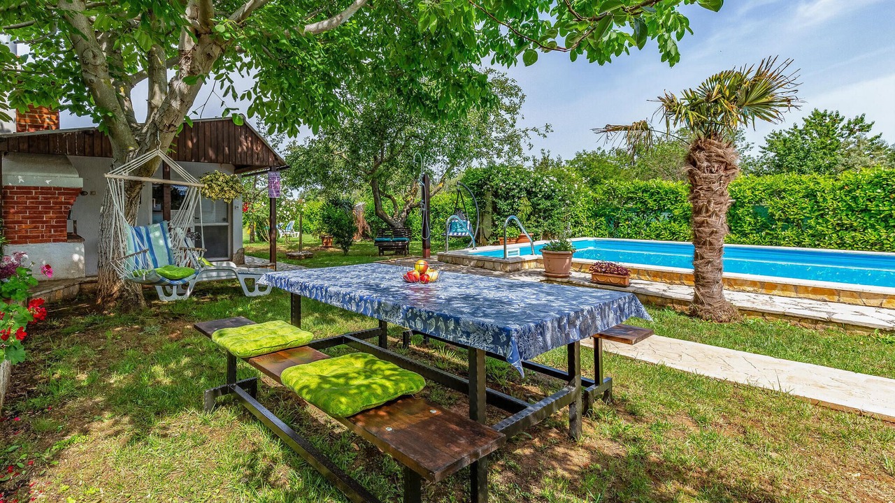 Photo of Outdoor in Sisan